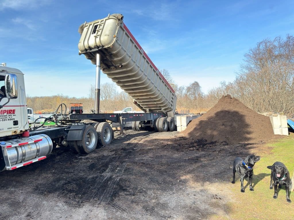 Gallery photos for Mulch Delivery Announcement: Image #1
